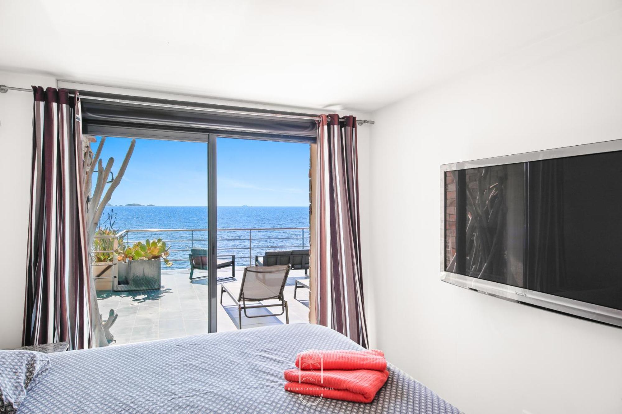 Maison Sur L'Eau-Hyeres-Almanarre-Parkings Clim Wifi By Hc エクステリア 写真