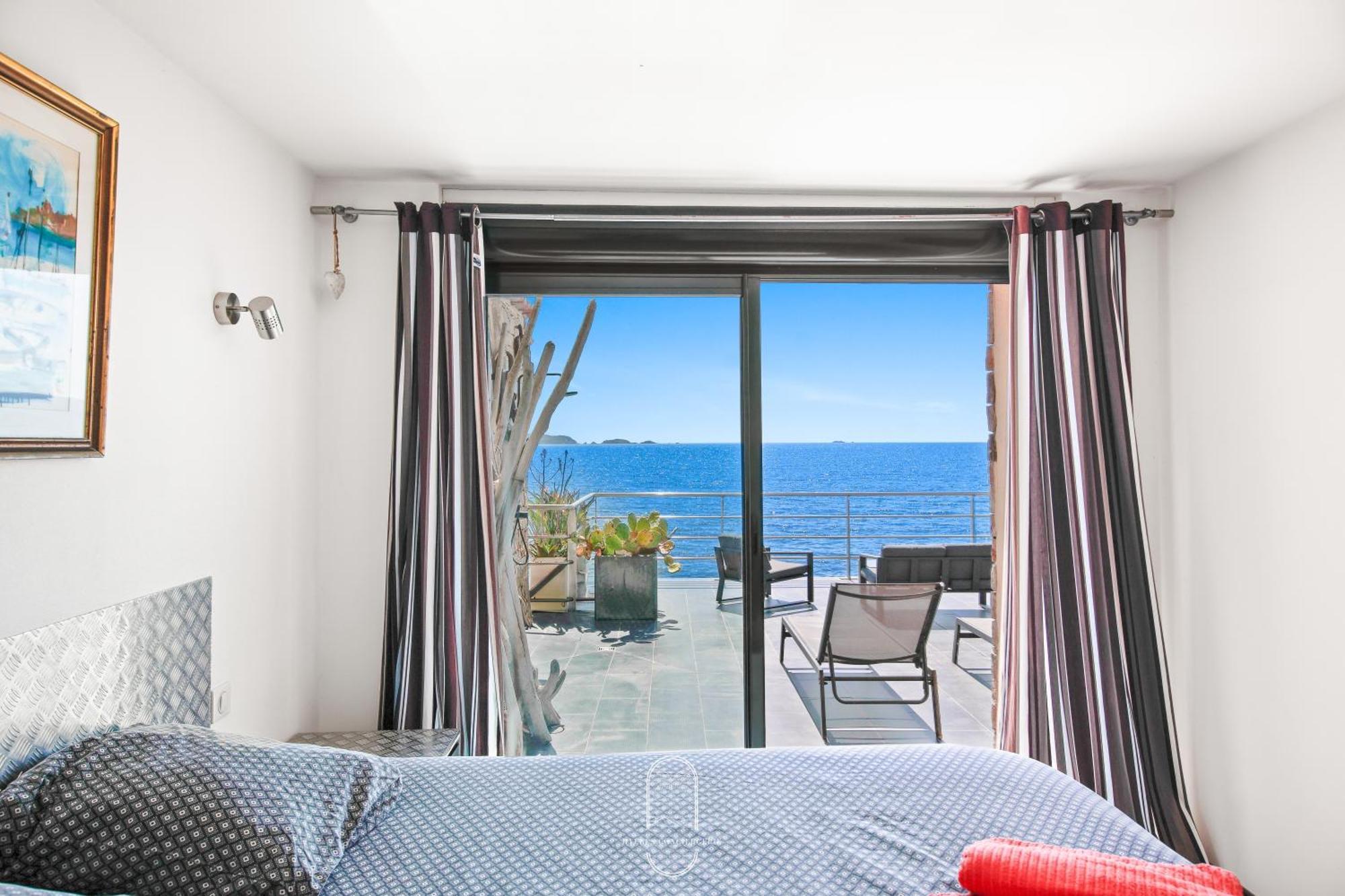 Maison Sur L'Eau-Hyeres-Almanarre-Parkings Clim Wifi By Hc エクステリア 写真
